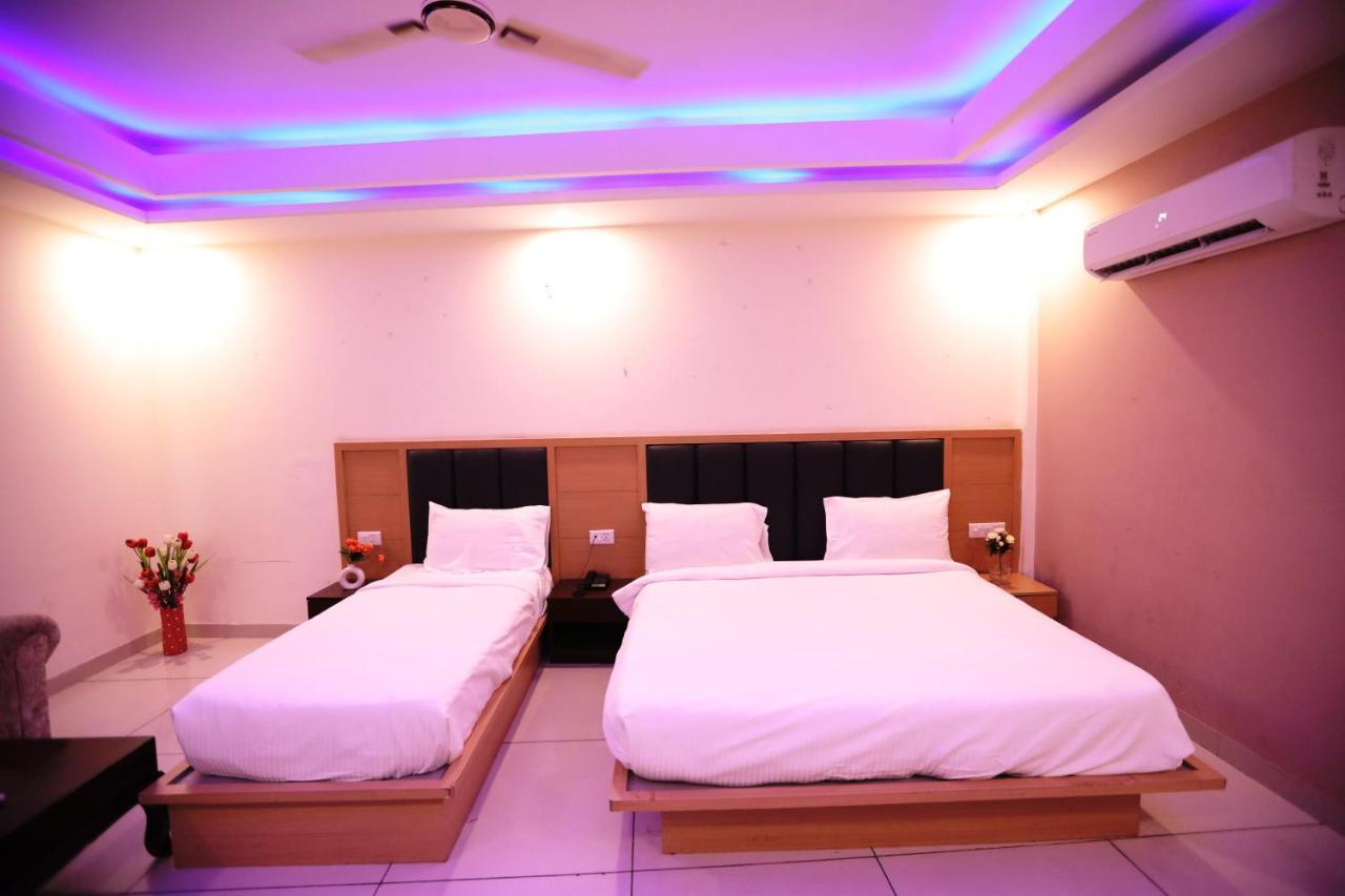 Citadel - Near Igi Airport Hotel 3*