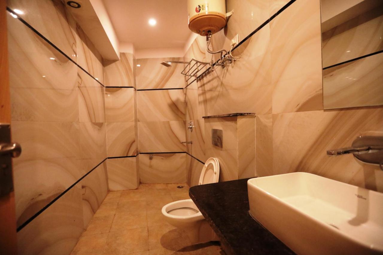 Hotel Citadel - Near Igi Airport