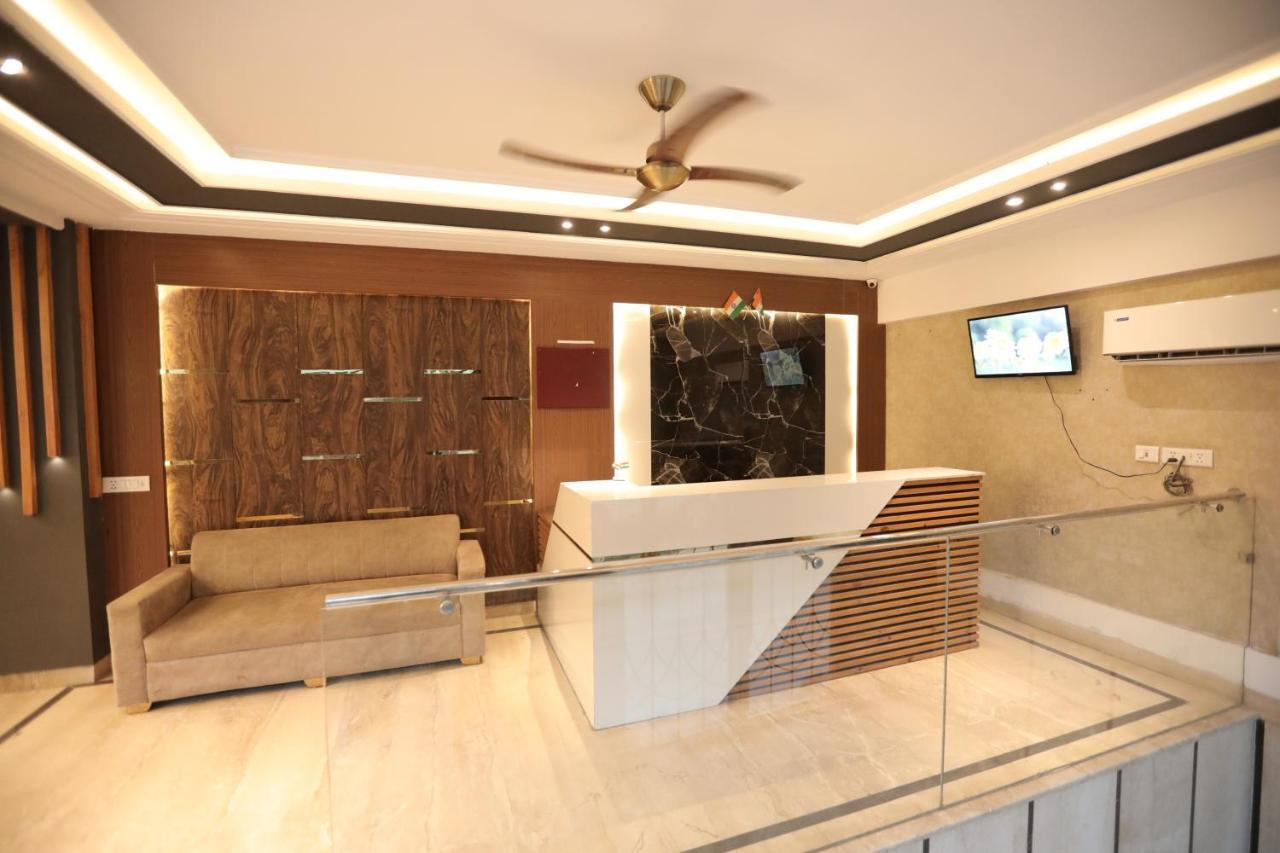 Hotel Citadel - Near Igi Airport