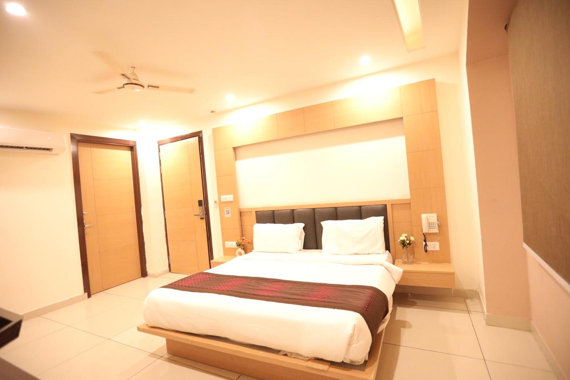 Citadel - Near Igi Airport 3*