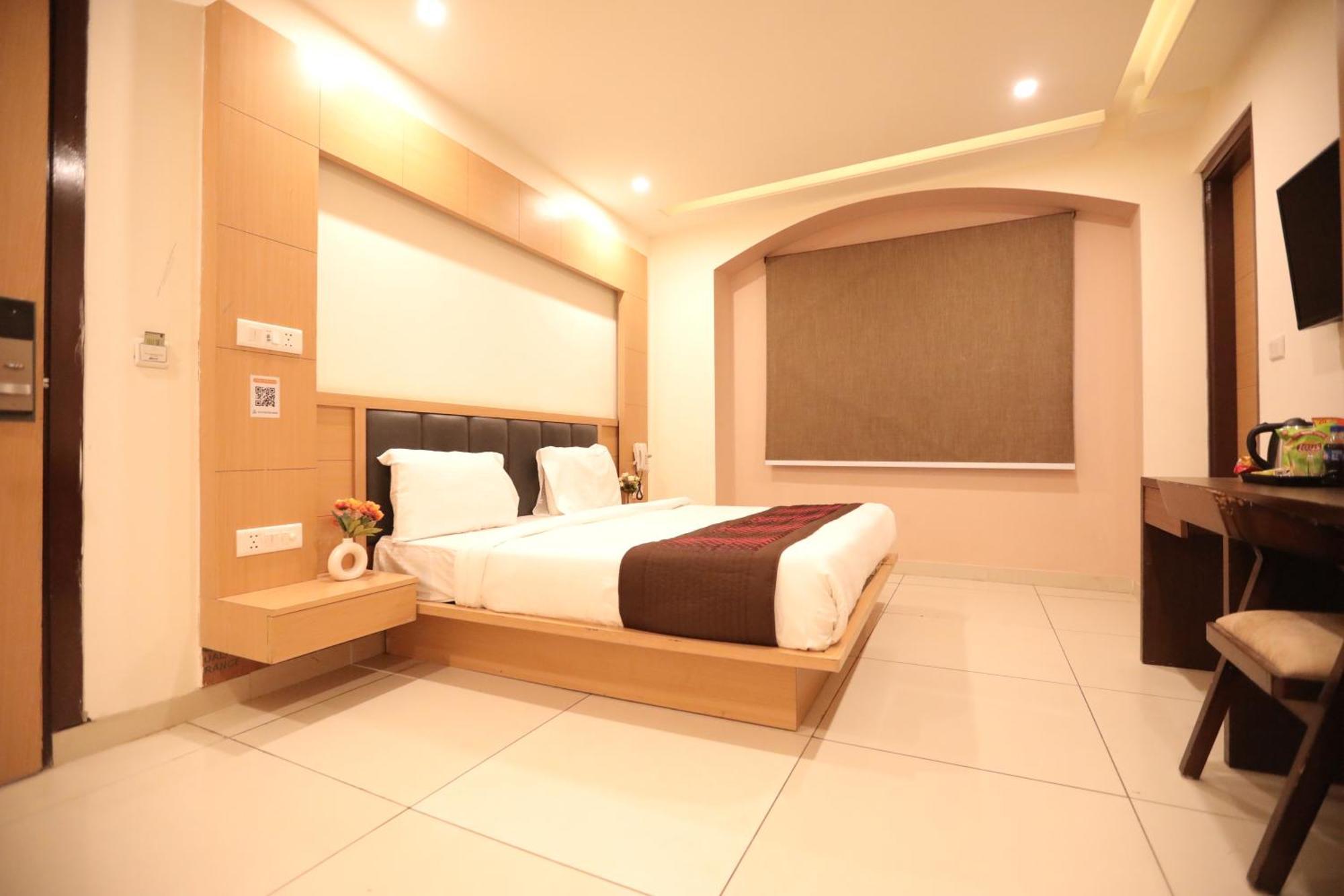 Citadel - Near Igi Airport 3*